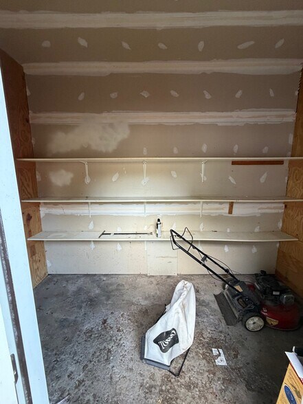 Building Photo - 107 Hartley Dr