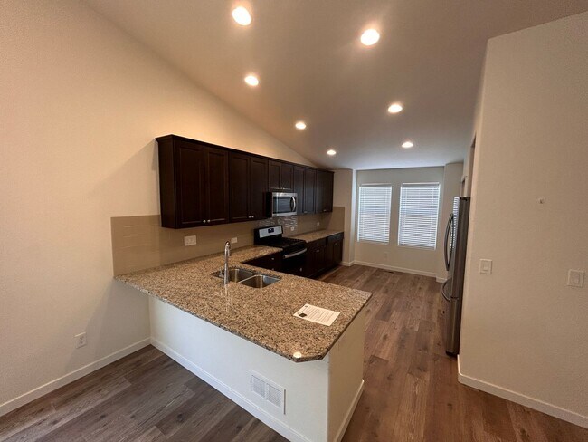 Building Photo - Immaculate 4 Bed 4 Bath Home in School District 20!!!