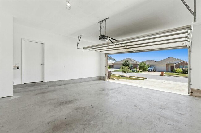 Building Photo - 11816 Monterosso Dr