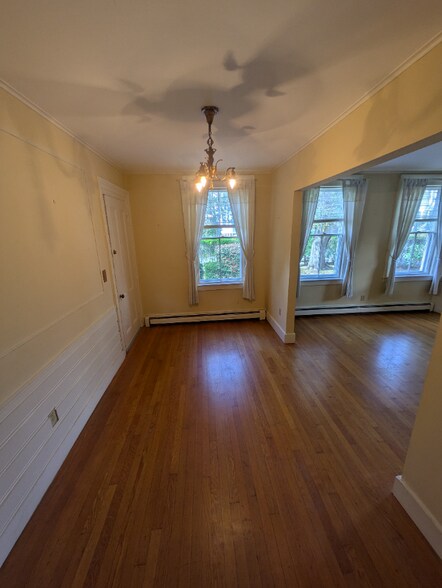 Building Photo - 24 Church St