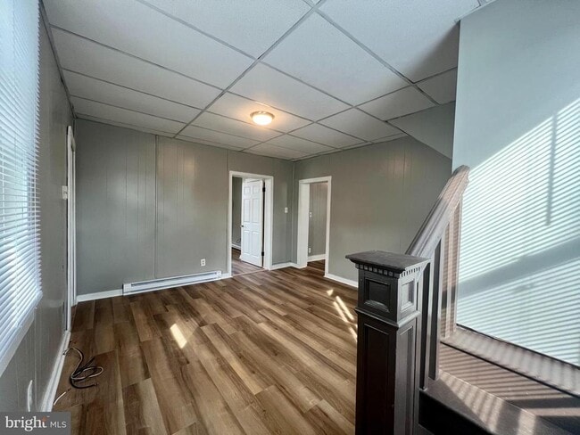 Building Photo - 6 Laurel Hill Ln