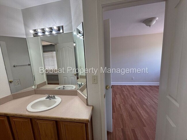 Building Photo - 1477 Ridge Point Dr