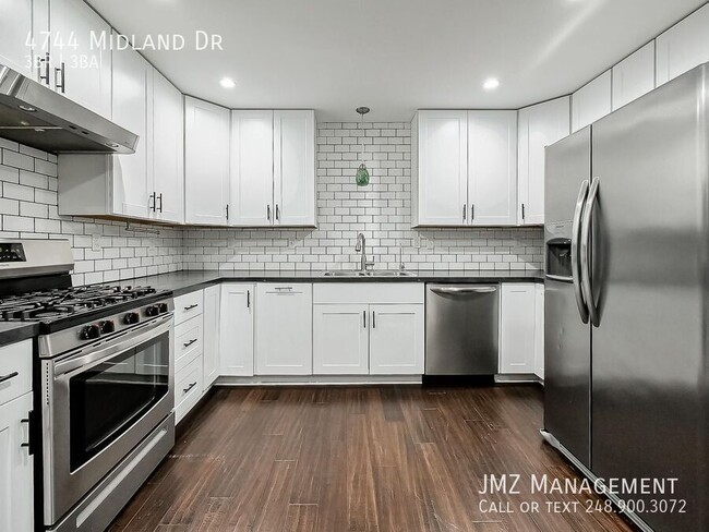 Building Photo - 4744 Midland Dr