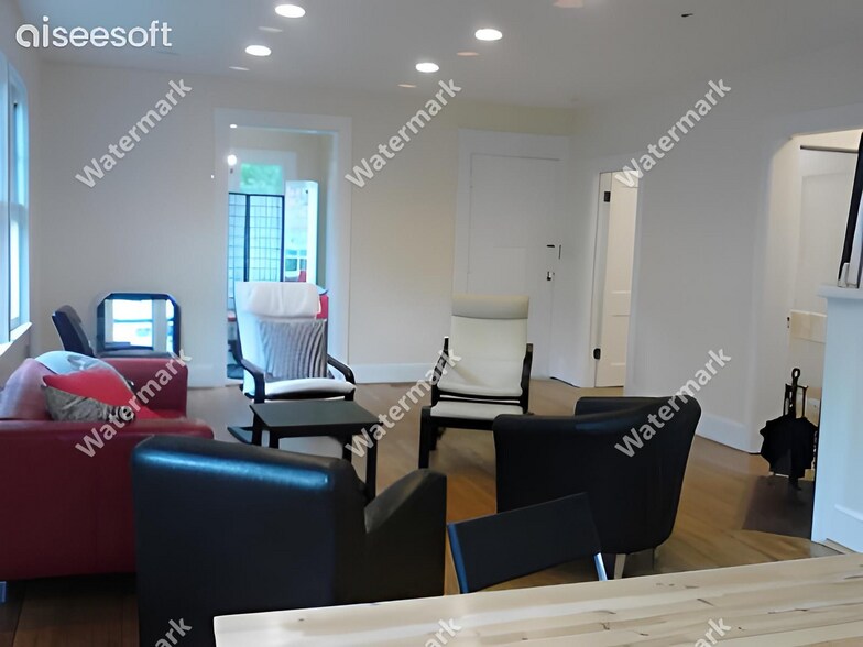 Building Photo - 5335 42nd Pl NW