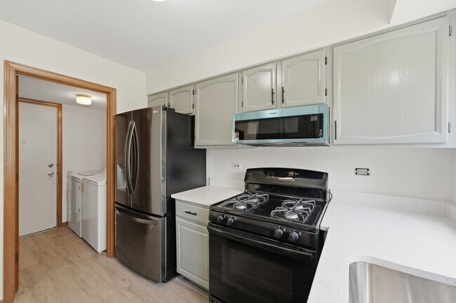 Building Photo - 1404 W Sapphire Dr