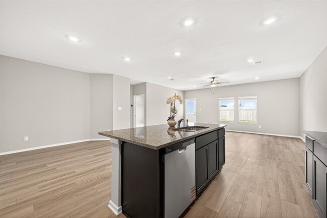 Building Photo - 5330 Buffalo Grass Ln