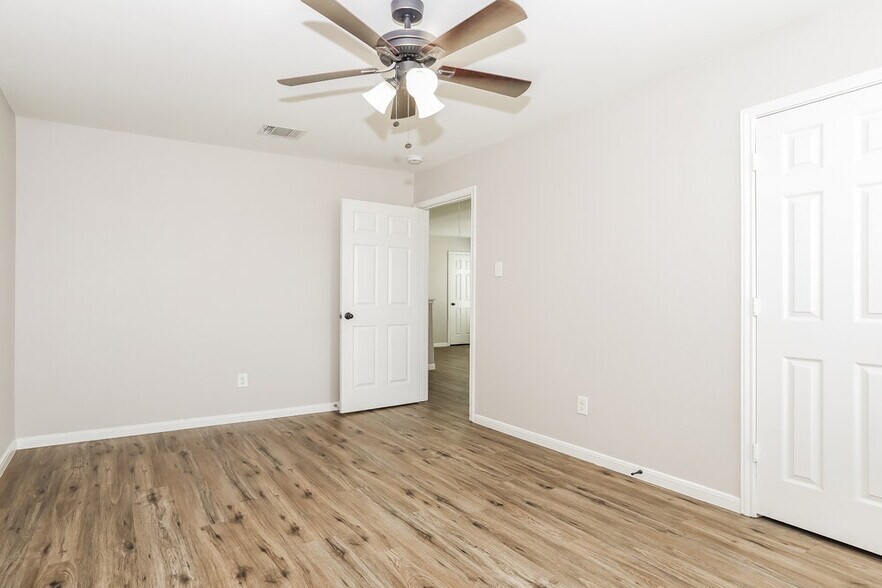Building Photo - 6623 Sharpstone Creek Ln