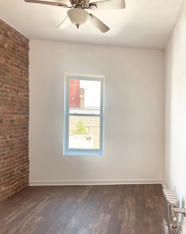 Building Photo - 2119 Regent Pl