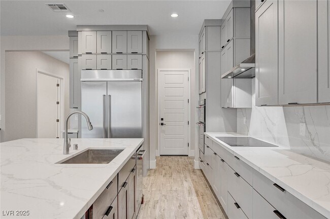 Building Photo - 3395 Stone View Ave