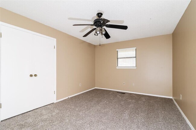 Building Photo - 2013 Bonnycastle Ln