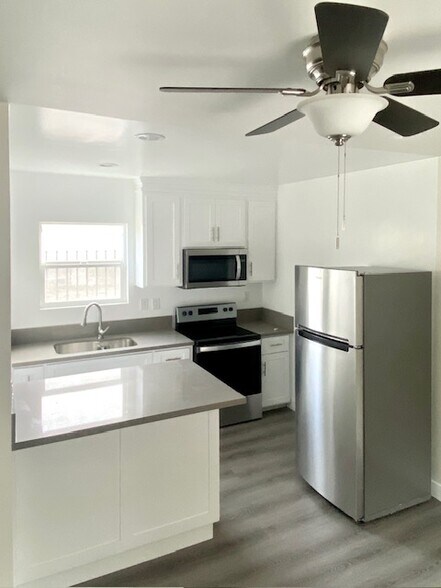 Kitchen - 413 W 53rd St