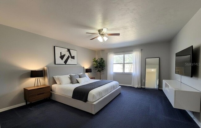 Building Photo - 2606 NE 22nd Ave