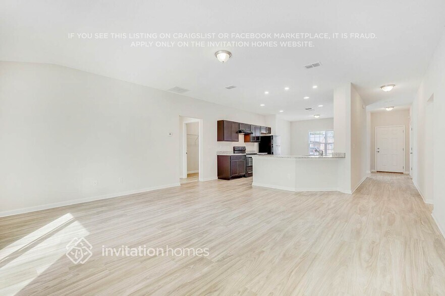 Building Photo - 2648 Kersey Dr W