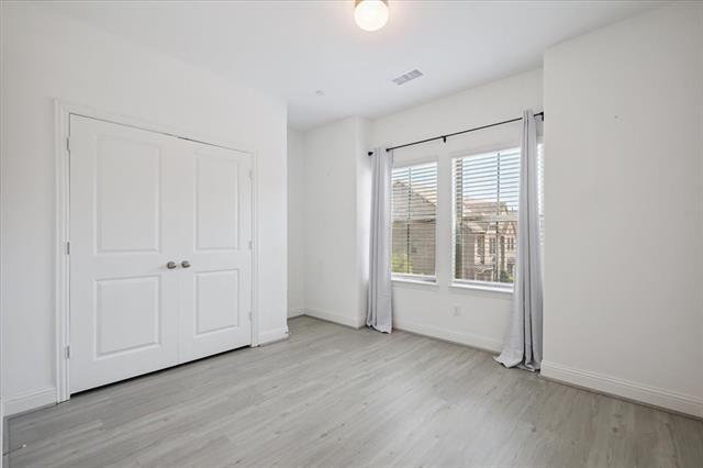 Building Photo - 4261 Shavano Dr