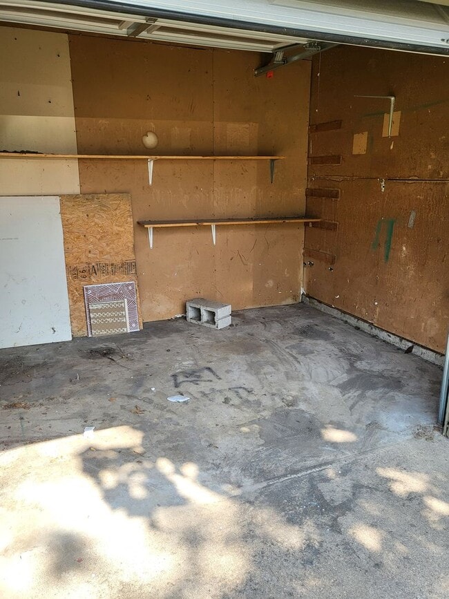 Building Photo - 1417 Laura Ln