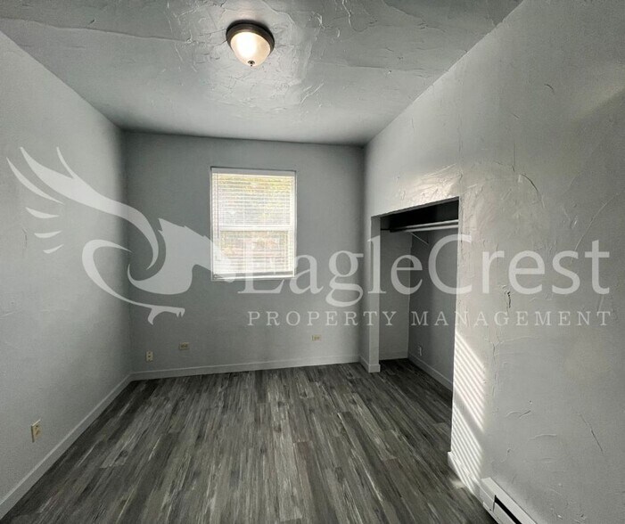 Building Photo - SKYWAY