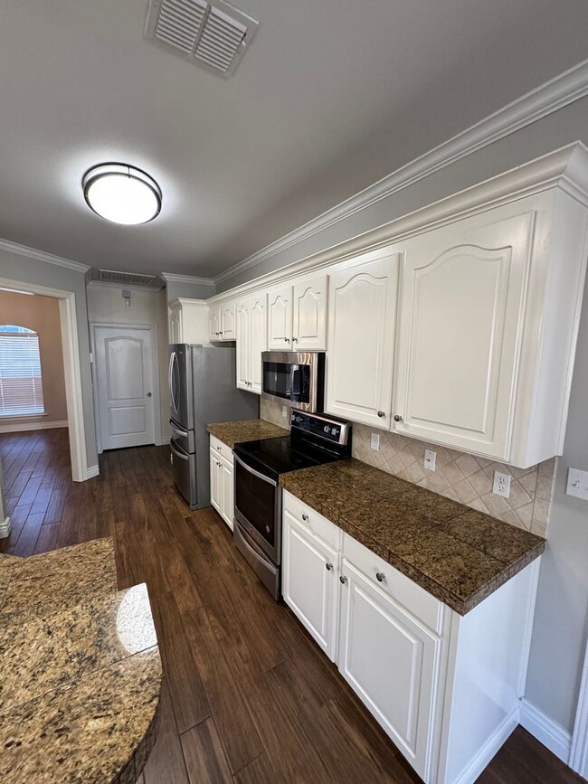 Building Photo - Gated Community close to Barksdale Air For...