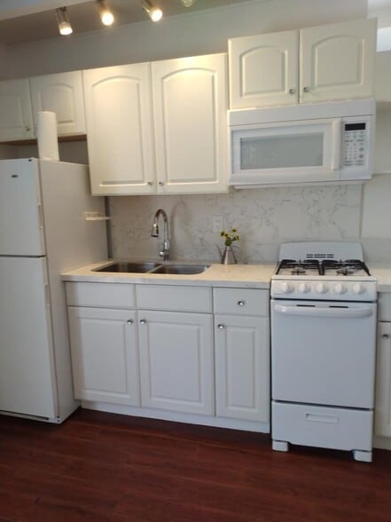 Building Photo - 2710 183rd St