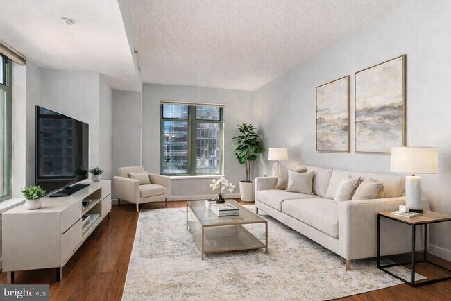 Building Photo - 1150 K St NW