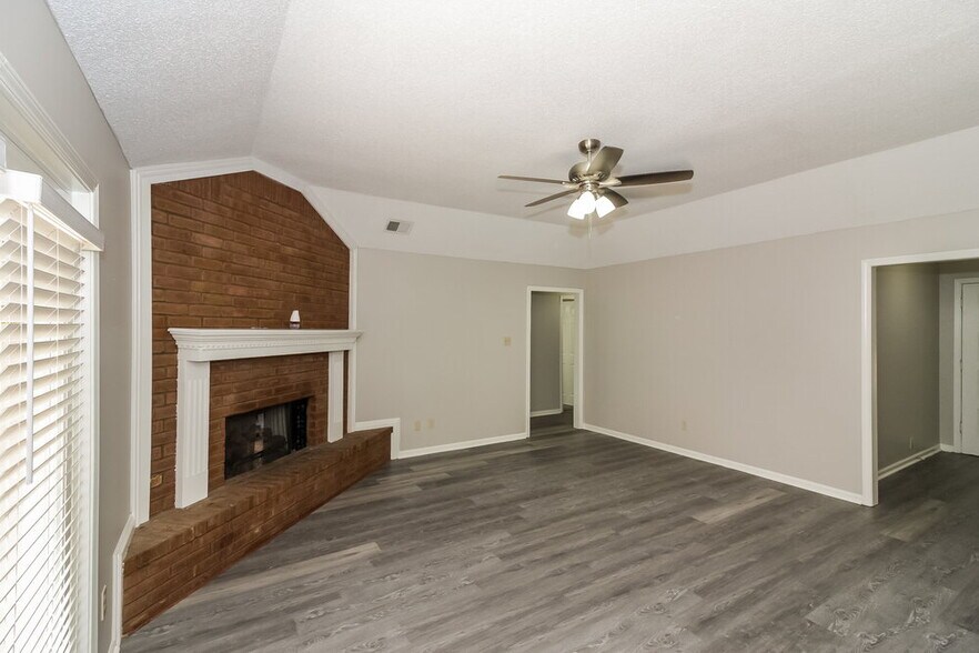 Building Photo - 1365 Sandy Stone Ln
