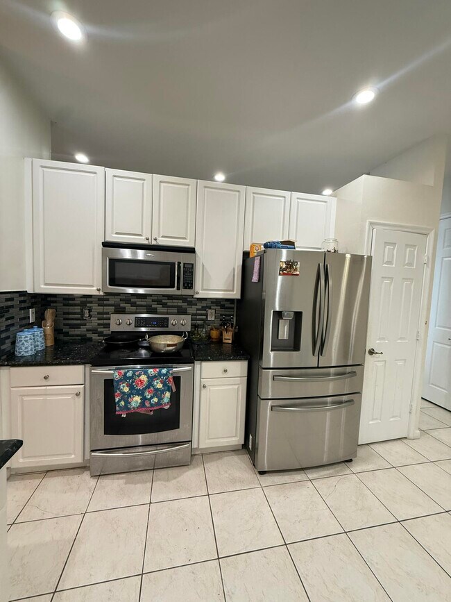 Building Photo - 2891 Cedar Dunes Dr