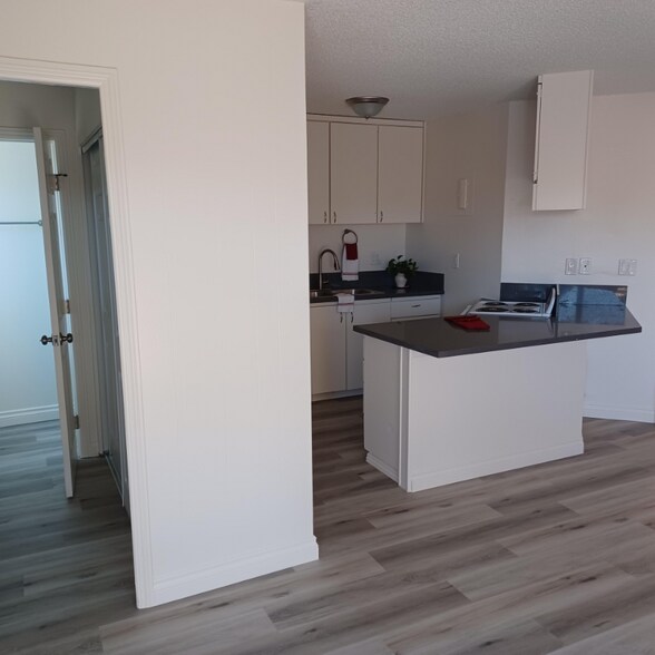 Building Photo - 4901 Heil Ave