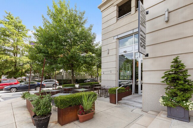 Building Photo - 1820 Peachtree St NW