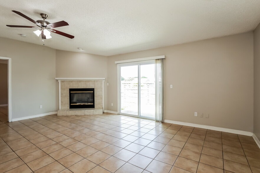 Building Photo - 3332 Volley Dr
