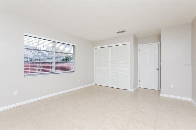 Building Photo - 1560 Fergason Ave