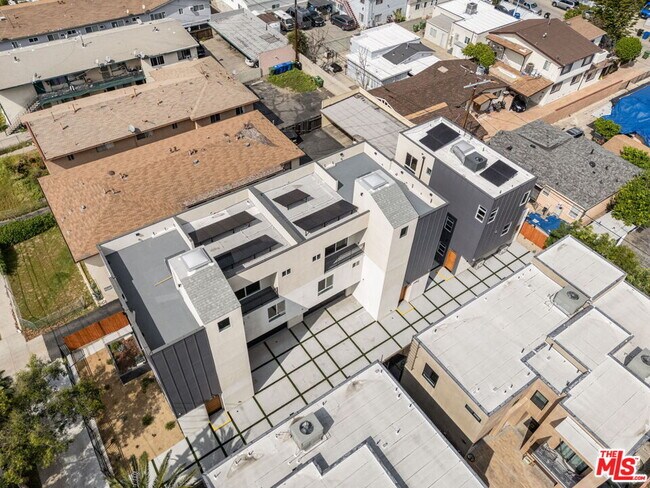 Building Photo - 11253 Hatteras St