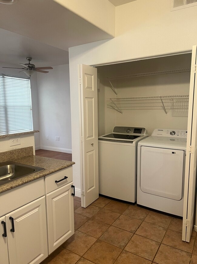 Building Photo - 8555 W Russell Rd