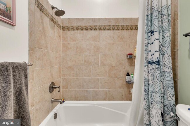 Building Photo - 1502 10th St NW