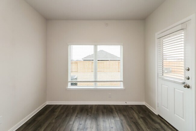 Building Photo - 401 Polly Grv Dr