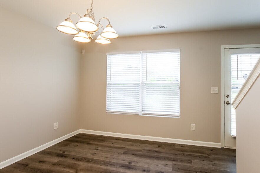 Building Photo - 717 Aberdeen Glen Pl