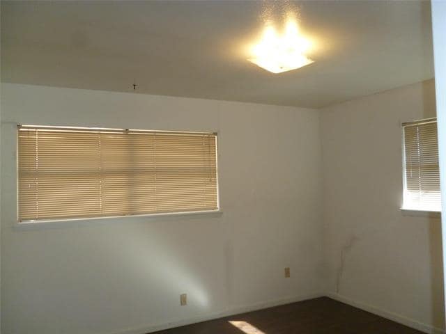 Building Photo - 1121 Patricia Dr