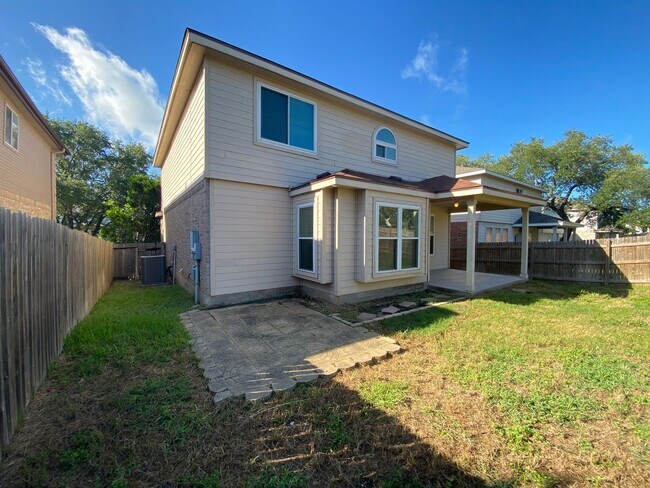 Building Photo - Spacious 4-Bedroom Home for Rent in Encino...