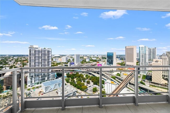 Building Photo - 90 SW 3rd St