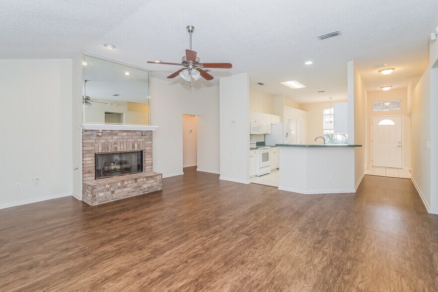 Building Photo - 3322 Brahma Ct