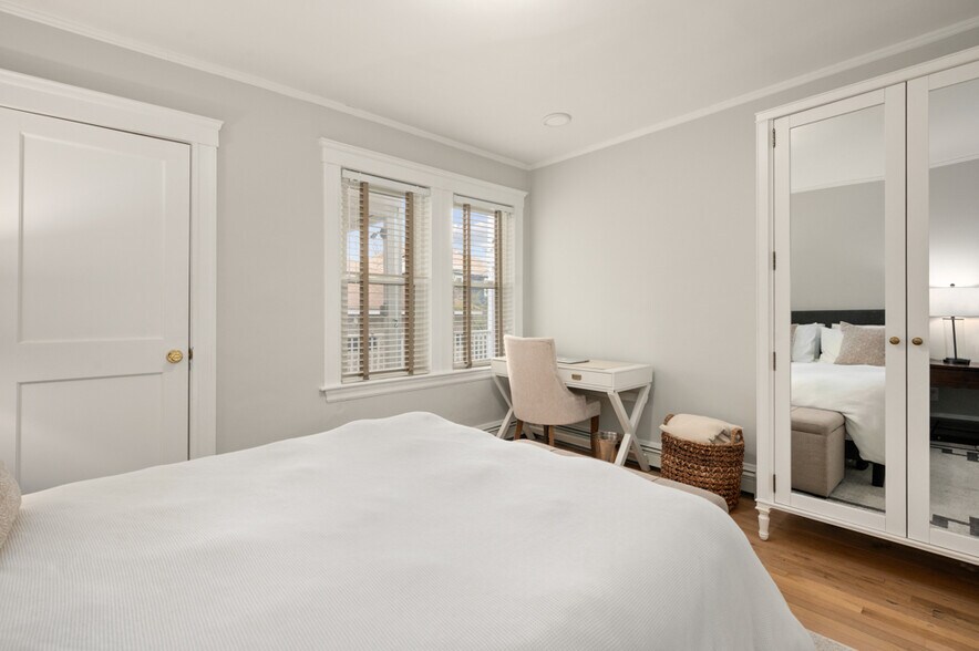 Building Photo - 37 Everett St