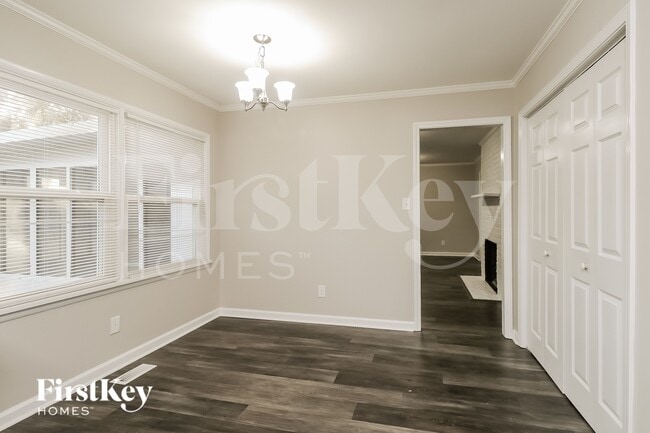 Building Photo - 1722 Aster Ln