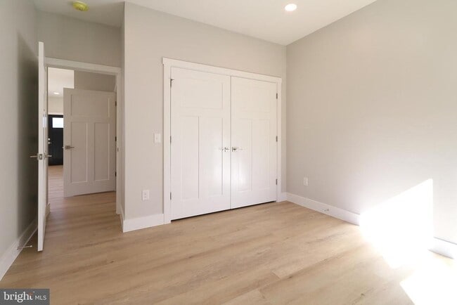 Building Photo - 106 Elly Dr