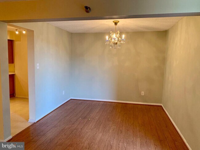 Building Photo - 7401 Westlake Terrace