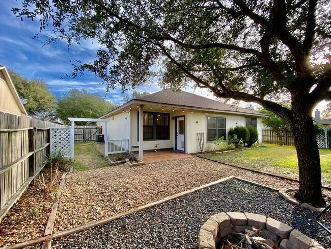 Building Photo - Easy Living, Inside and Out