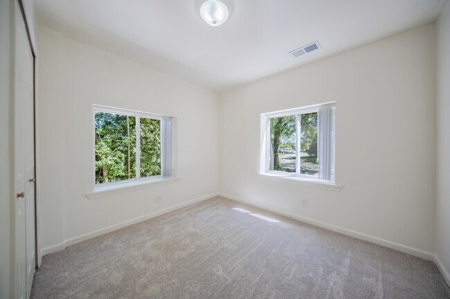 Building Photo - 2472 Hawks Ave