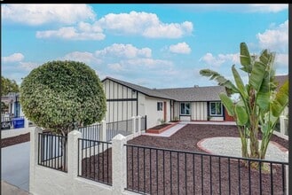 Building Photo - 1320 Vinca Way