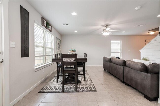 Building Photo - 144 Syrah Ct