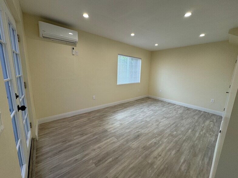 Building Photo - 756 Harps St