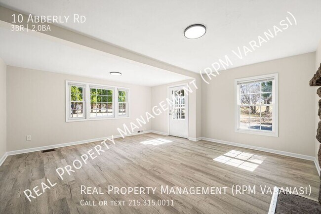 Building Photo - 10 Abberly Rd