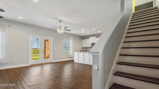 Building Photo - 310 Confidence Wy