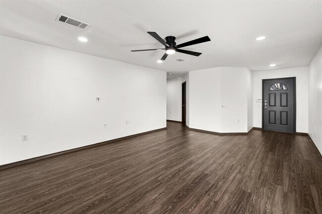 Building Photo - 7525 Springtime Trail